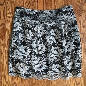 Forever 21 black and white lace skirt